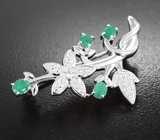 Изысканная серебряная брошь с изумрудами