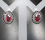 Превосходные серебряные серьги с яркими насыщенными рубинами и черными шпинелями
