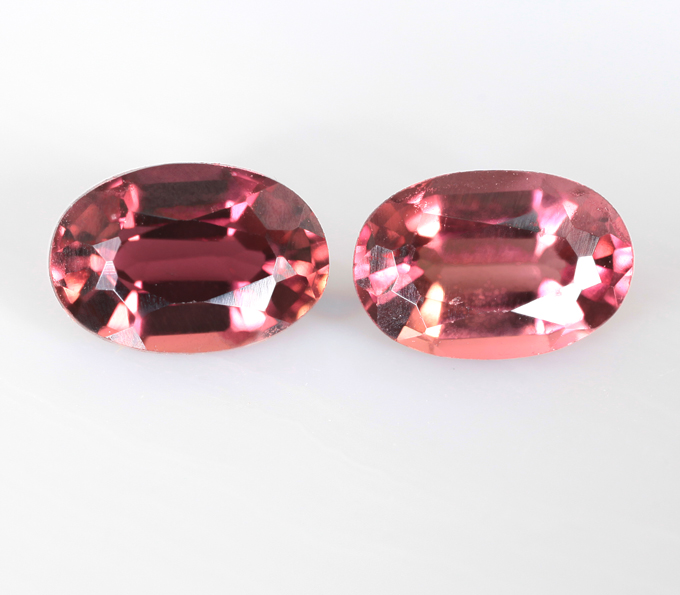 Пара красных турмалинов 1,06 карата