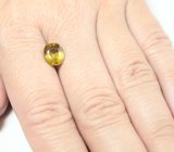 Зеленовато-желтый сфен 2,76 карата