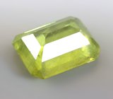 Желтовато-зеленый сфен 2,86 карата 