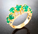 Золотое кольцо с россыпью ярких насыщенных уральских изумрудов 2,3 карата