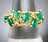 Золотое кольцо с россыпью ярких насыщенных уральских изумрудов 2,3 карата