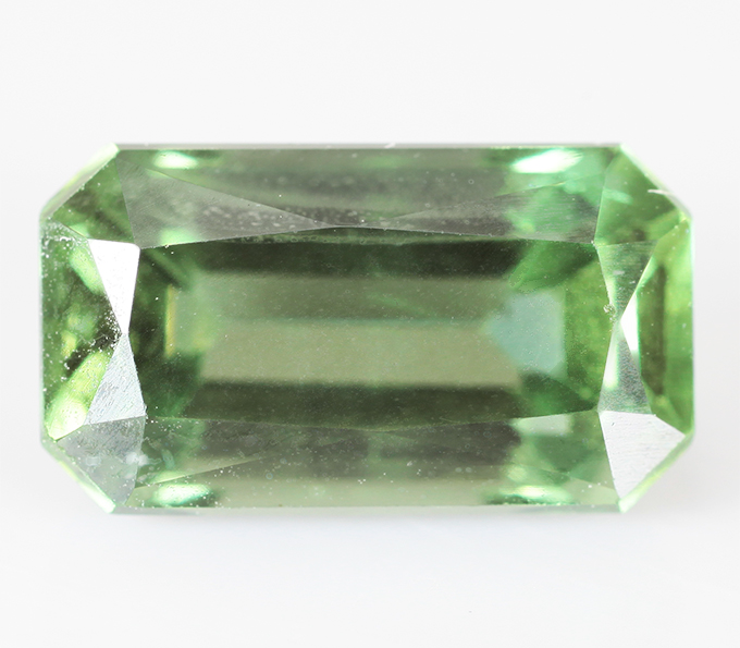 Зеленый «неоновый» апатит 2,99 карата