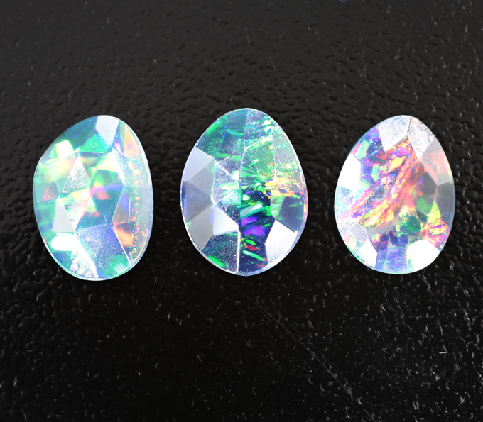 Набор из 3 ограненных черных опалов 1,97 карата