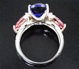 Кольцо с топовым танзанитом 6,46 карата, розовыми 3,92 карата и бесцветными муассанитами 0,6 карата