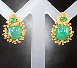 Золотые серьги с насыщенными кабошонами и яркими «неоновыми» уральскими изумрудами 5,95 карата