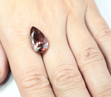 Крупный красновато-оранжевый турмалин 8,6 карата 