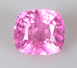 "Неоновая" пурпурно-розовая шпинель 0,3 карата 