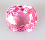 Пурпурно-розовая "неоновая" шпинель 0,19 карата 