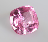 "Неоновая" пурпурная шпинель 0,54 карата 