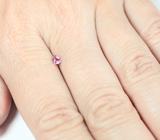 Пурпурно-розовая "неоновая" шпинель 0,16 карата 