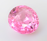 Пурпурно-розовая "неоновая" шпинель 0,34 карата 