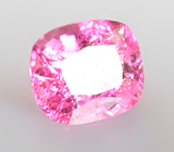 "Неоновая" пурпурно-розовая шпинель 0,43 карата 
