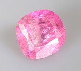 Неоново-розовая шпинель 0,24 карата 