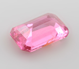 "Неоновая" полихромная шпинель 0,3 карата 