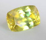 Зеленовато-желтый сфен 2,25 карата 