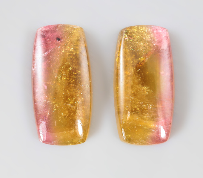 Крупная пара полихромных турмалинов 15,69 карата