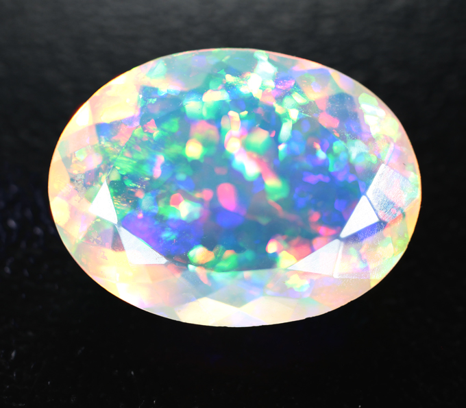 Ограненный эфиопский опал 4,73 карата