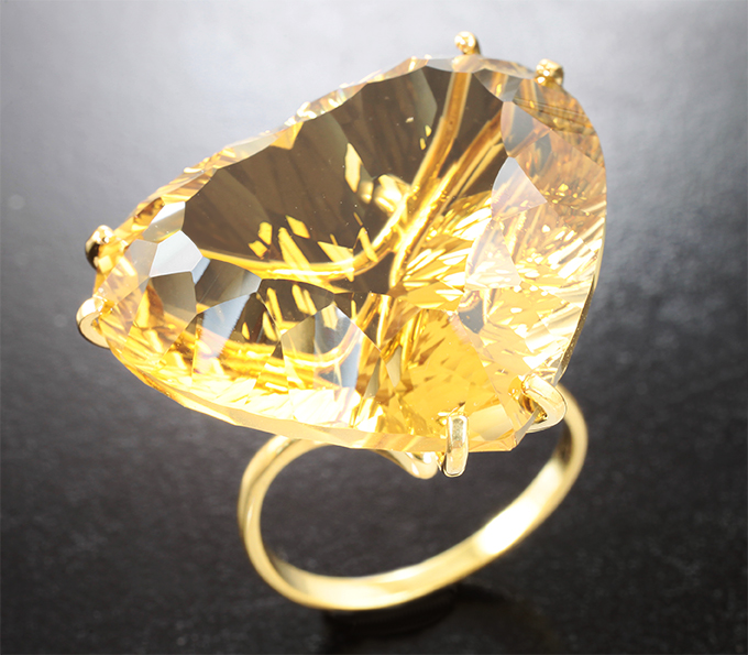 Кольцо с чистейшим цитрином лазерной огранки 48,75 карата 
