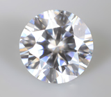 Бесцветный муассанит 0,99 карата 