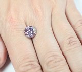 Крупный пурпурно-розовый муассанит 3,19 карата 