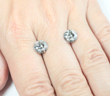 Крупная пара бесцветных муассанитов 3,62 карата 