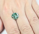 Крупный голубовато-зеленый муассанит 4,72 карата