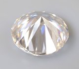 Бесцветный муассанит 0,94 карата