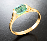Золотое кольцо с ярким уральским изумрудом редкого оттенка 0,7 карата