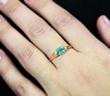 Золотое кольцо с ярким уральским изумрудом редкого оттенка 0,7 карата