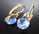 Золотые серьги с флюоритами со сменой цвета 12,08 карата и лейкосапфирами Золото