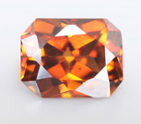 Чистейший оранжевато-желтый циркон 1,84 карата 