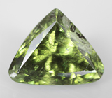 Перидот с включением рутила 4,4 карата 