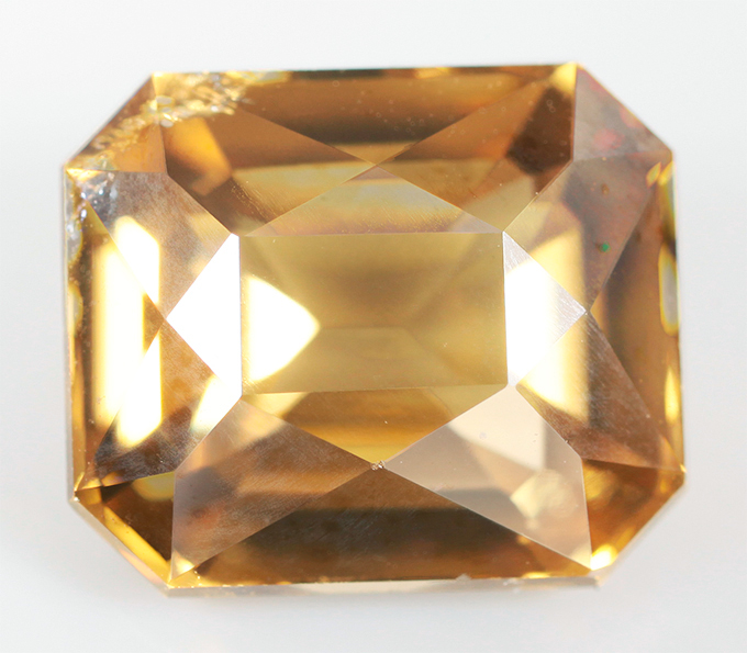 Крупный желтый циркон 4,62 карата