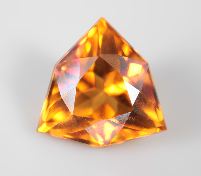 Чистейший цитрин авторской огранки 2,87 карата