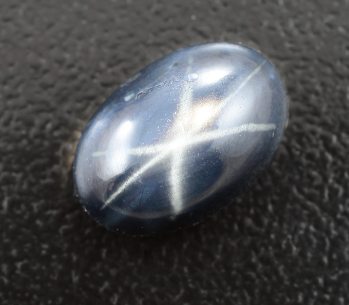 Звездчатый сапфир 6,1 карата