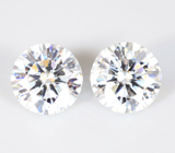 Крупная пара бесцветных муассанитов 3,63 карата 