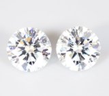 Крупная пара бесцветных муассанитов 3,63 карата