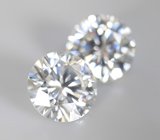 Крупная пара бесцветных муассанитов 3,63 карата