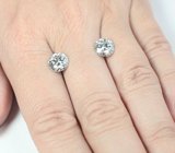 Крупная пара бесцветных муассанитов 3,63 карата