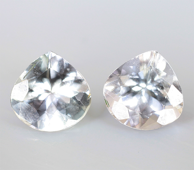 Пара полихромных цоизитов 1,57 карата