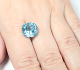 Чистейший Swiss топаз авторской огранки 9,33 карата 