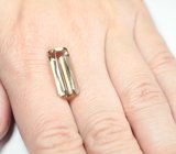 Крупный желтый скаполит 7,19 карата 