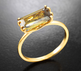 Золотое кольцо c золотистым сфеном редкой огранки 3,06 карата