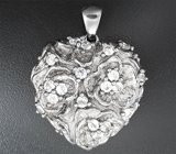 Кулон с бесцветными топазами