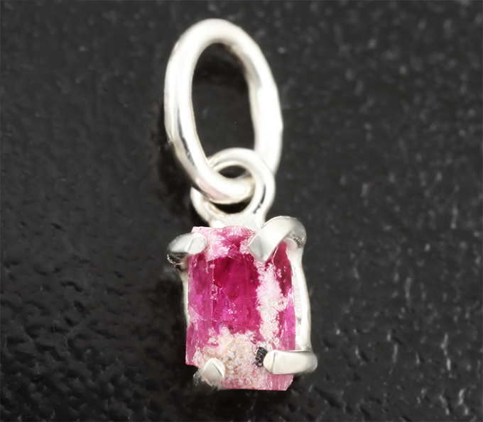 Кулон с биксбитом 0,43 карата