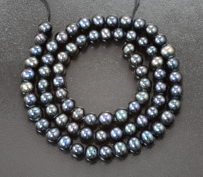 Набор из 74 черных жемчужин 102,35 карата! Натуральный цвет 