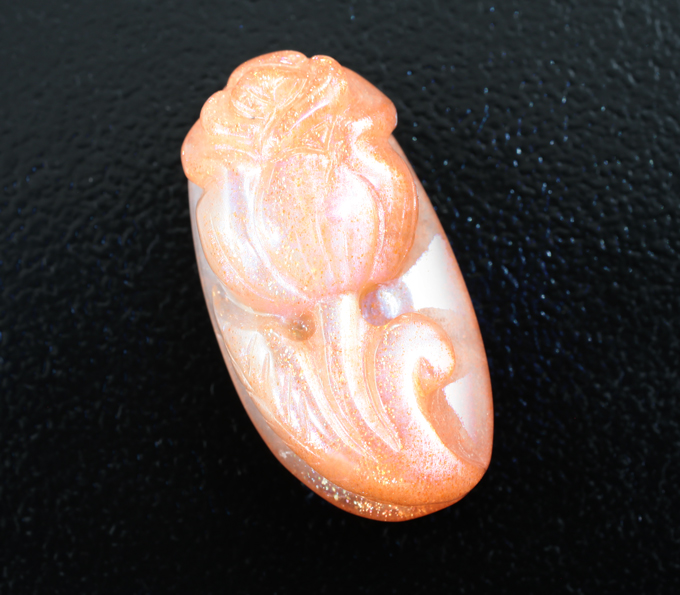 Резной солнечный камень 14,29 карата