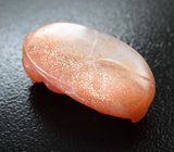 Резной солнечный камень 14,29 карата 